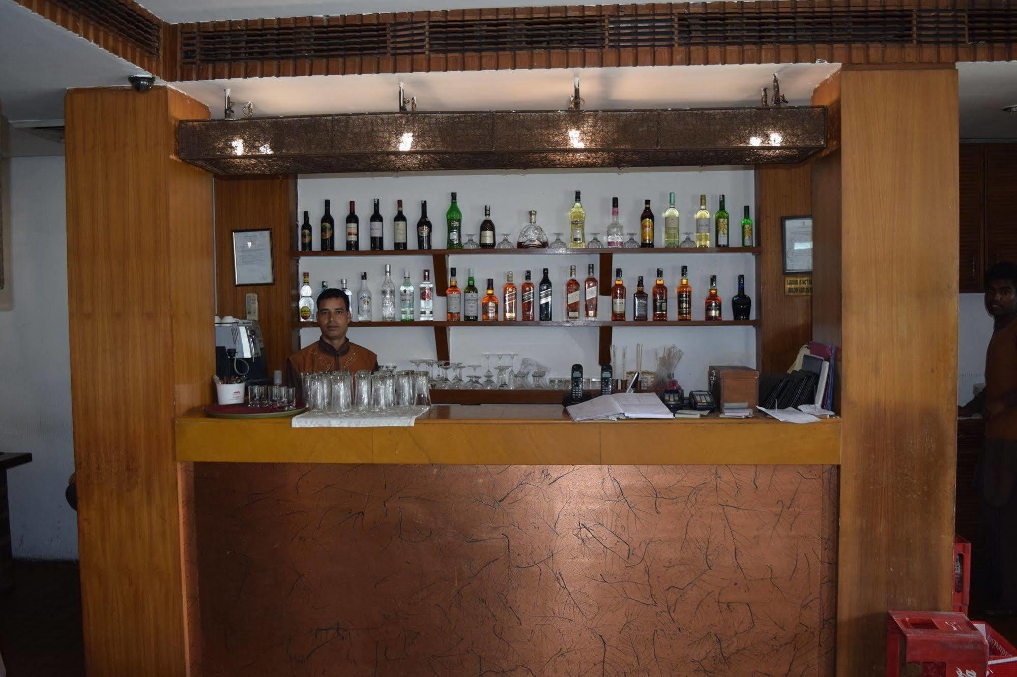 Palace Heights होटल New Delhi